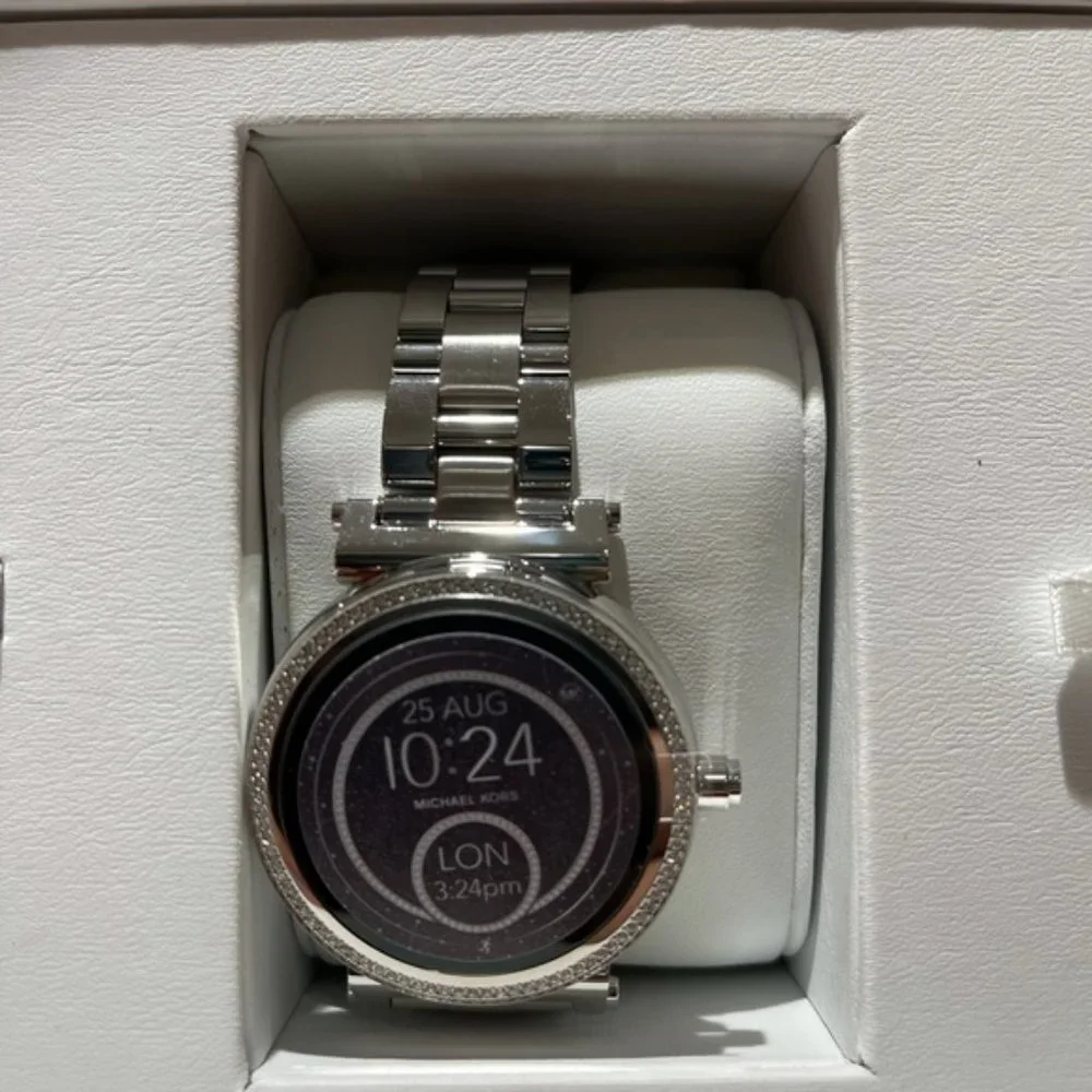 Brand New &Auth Michael Kors Smart Watch Silver - Picture 2 of 6